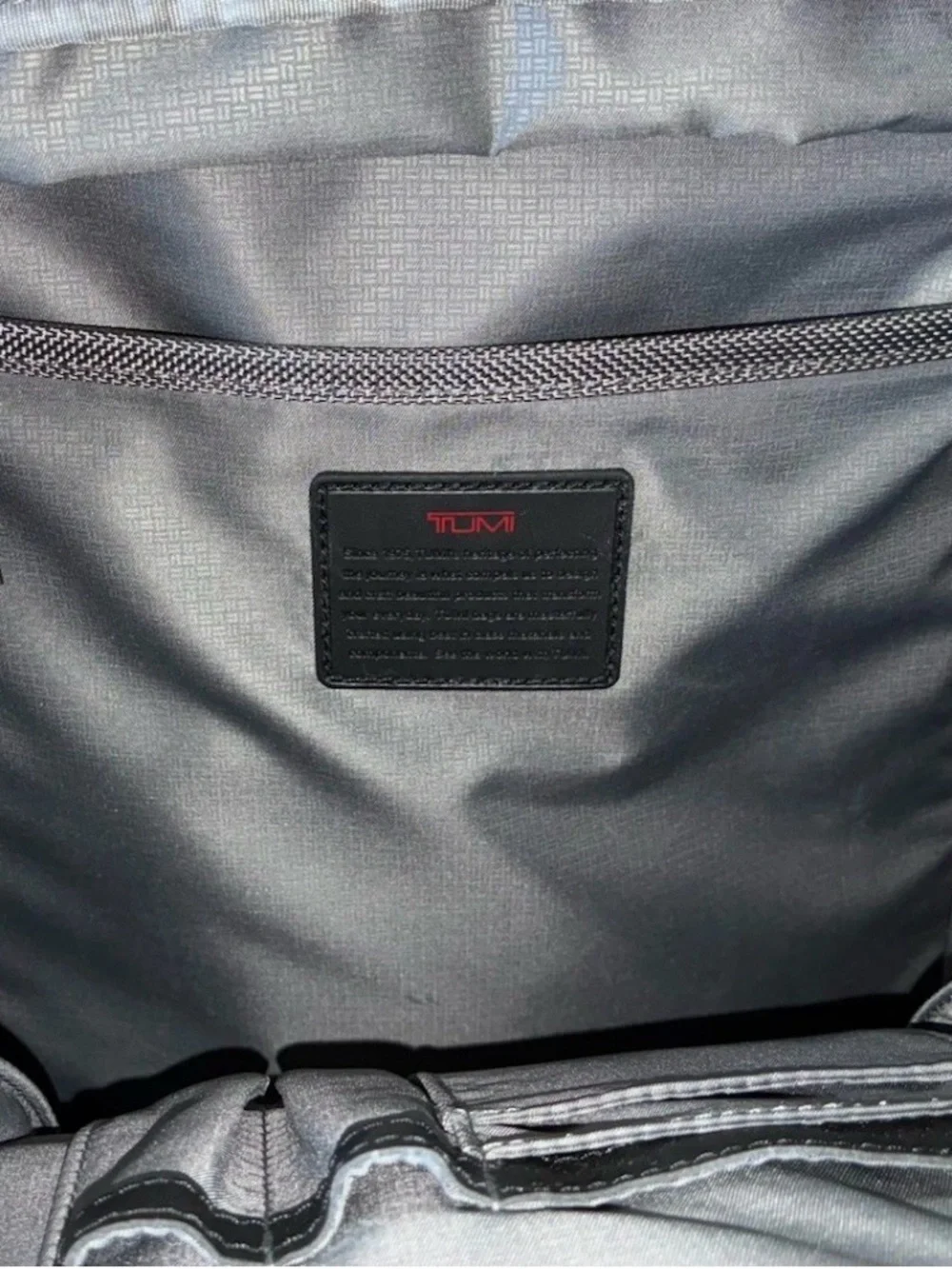 TUMI Alpha 3 Expandable Organizer Travel Tote Briefcase Bag Black Crossbody Mint